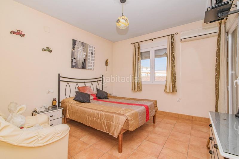 Foto c937afe3-90cd-4e63-b0bd-1bd258431143. Casa aparellada amb aparcament piscina a Purchil Vegas del Genil