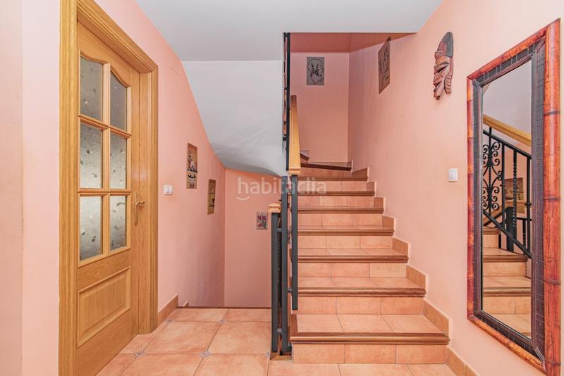 Foto f8b5a844-2a80-427b-a6ce-561c49fd23df. Casa aparellada amb aparcament piscina a Purchil Vegas del Genil