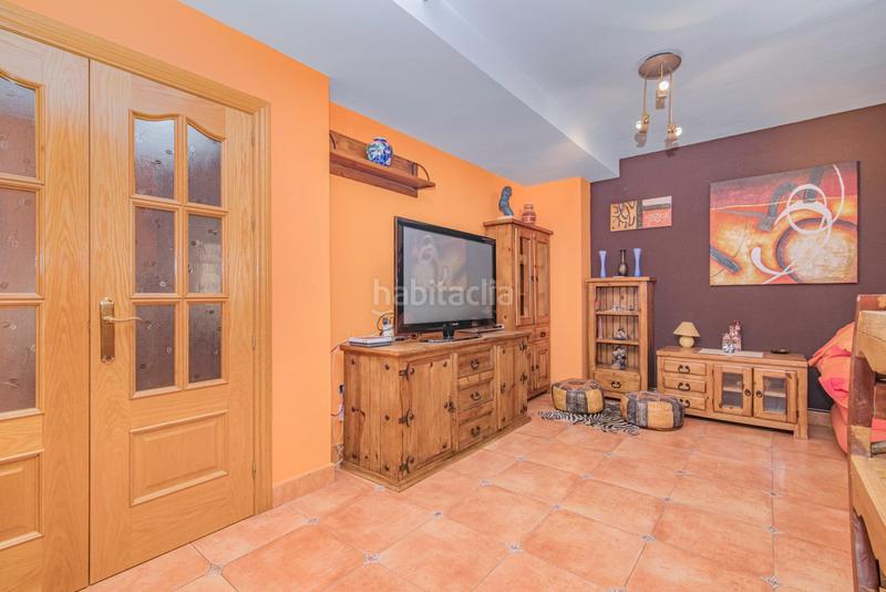 Foto fe81b3e0-ffe2-4752-a232-43385c950952. Casa aparellada amb aparcament piscina a Purchil Vegas del Genil