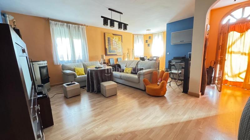 Foto a7481504-31fe-4966-99f3-5aa812c4579e. Casa pareada magnifica casa pareada en vista alegre peligros en Pulianas