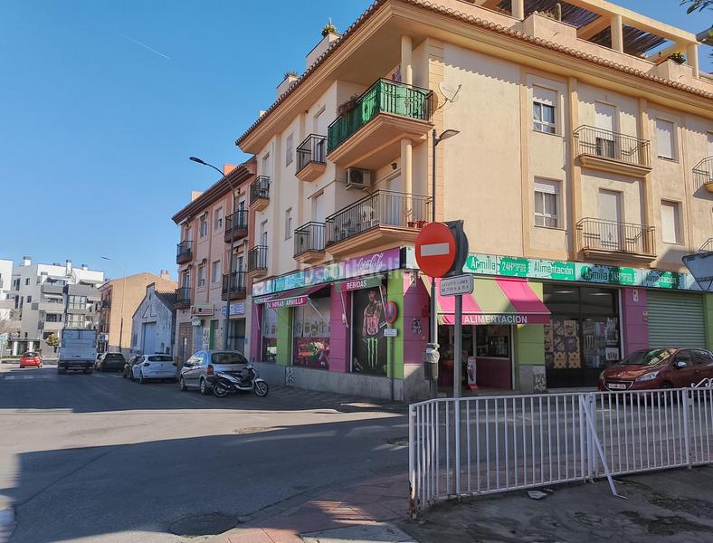 Foto 03cfa812-f127-4901-9847-73ebf3133d09. Alquiler local comercial en calle tres cruces alquila tu espacio ideal ! en Armilla