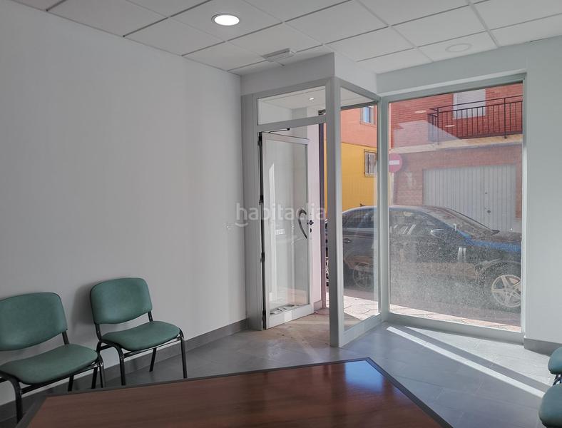 Foto 85d22a91-3ce0-48ff-8f13-be4eb0822575. Alquiler local comercial en calle tres cruces alquila tu espacio ideal ! en Armilla