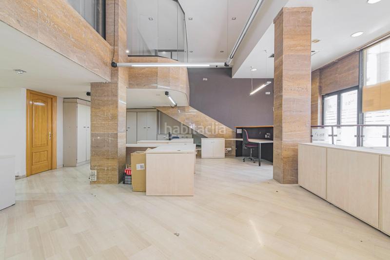 Foto 199de4b4-769c-43bb-b9c1-9714f9d30e16. Local comercial en avenida andalucia 34 oportunidad única! local comercial en avenida andalucia en Granada