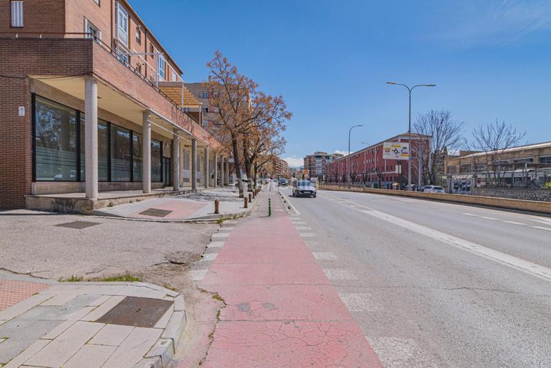 Foto 2cc8ea89-4381-46bc-a6fc-1783d3289eac. Local comercial en avenida andalucia 34 oportunidad única! local comercial en avenida andalucia en Granada