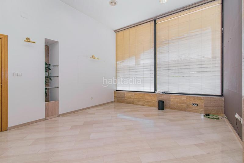 Foto 9df9e6d5-b8bc-4f70-9aa4-acb98125712e. Local comercial en avenida andalucia 34 oportunidad única! local comercial en avenida andalucia en Granada