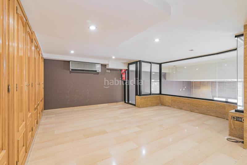 Foto bb9e5881-e4f5-4830-b24d-aae05867dd9f. Local comercial en avenida andalucia 34 oportunidad única! local comercial en avenida andalucia en Granada