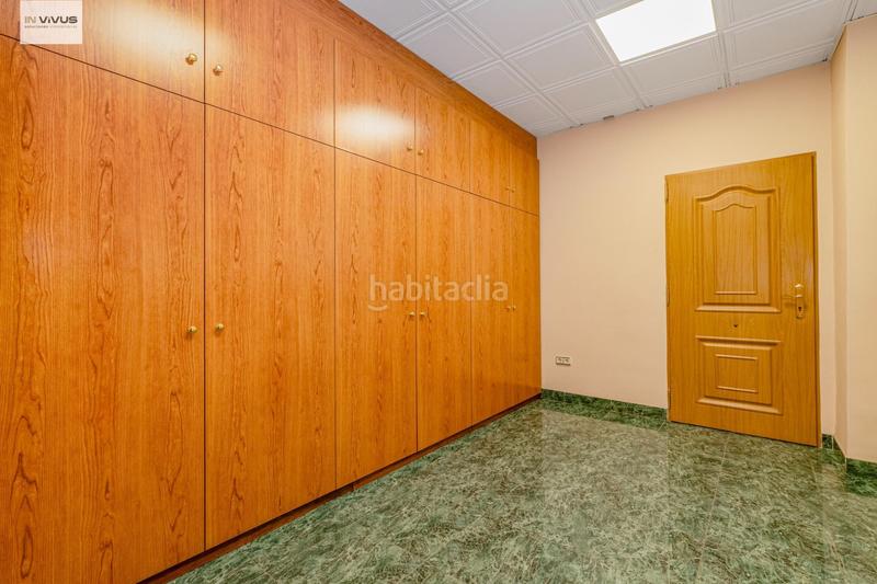 Foto 2b129ef9-b871-41f9-b18a-7f415b969826. Alquiler local comercial oportunidad única! local comercial zona parque del genil en Granada