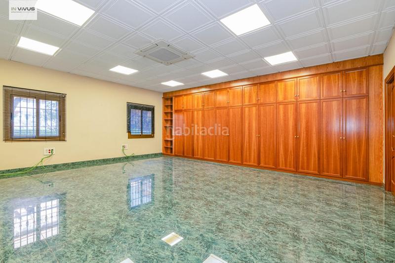 Foto 5cf39da0-820d-4dcc-9ece-119ecea02633. Alquiler local comercial oportunidad única! local comercial zona parque del genil en Granada