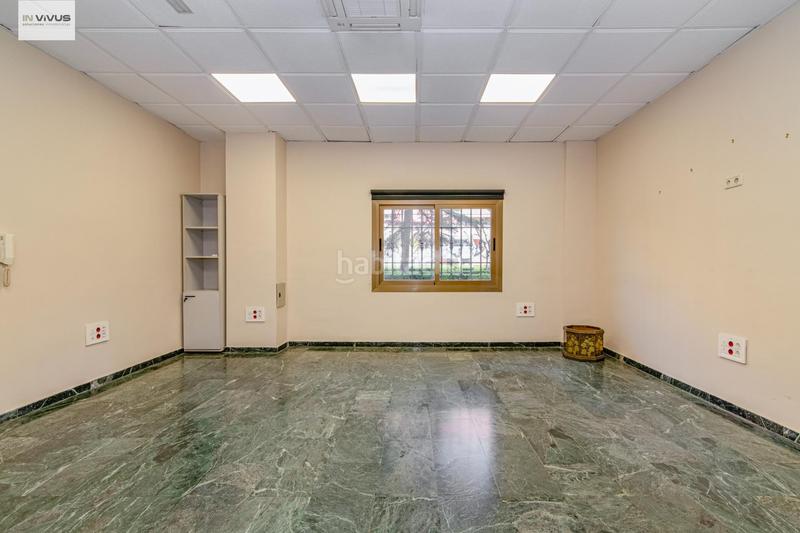 Foto a388386c-270e-47a7-919d-7f395a8d10aa. Alquiler local comercial oportunidad única! local comercial zona parque del genil en Granada