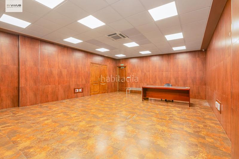 Foto d1f08128-1211-4e38-ade5-35c8e4f6ebaa. Alquiler local comercial oportunidad única! local comercial zona parque del genil en Granada