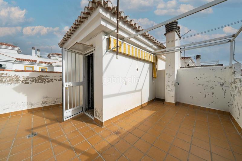 Foto 0ab59a5f-cf1c-4ba7-9588-4c2f27fb0cd7. Casa adosada casa con piscina comunitaria en Otura