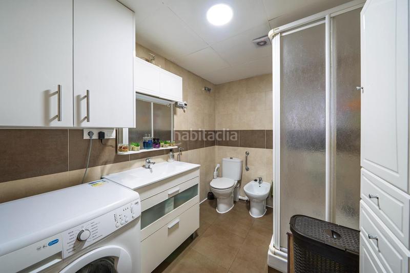 Foto 253988e2-1484-4d80-9bd3-dde1b993cc41. Casa adosada casa con piscina comunitaria en Otura