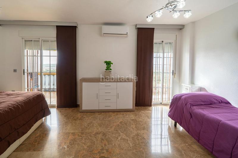 Foto fd003f08-22dd-4a2d-964f-3a40b431e6dd. Casa adosada casa con piscina comunitaria en Otura