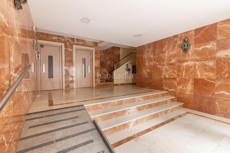 Foto 0c101dc5-b643-4f89-92f6-efea067d0a44. Piso magnifico piso de tres habitaciones en una quinta planta con terraza, junto a universidades!!!!!! en Granada