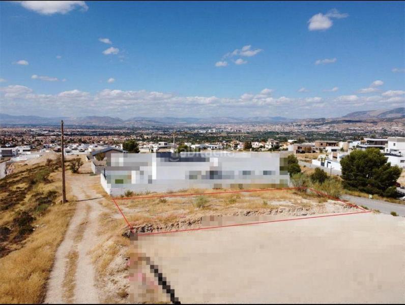 Foto 7517be40-00fb-43e8-a858-7876d17e258f. Terreny residencial a Altos de la Zubia Zubia (La)