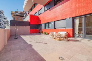 Lloguer Pis a Av. F. Garcia Lorca - Nueva Estación Autobuses. Piso en alquiler de 3 dormitorios con plaza de garage y piscina