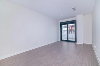 Piso en Calle filologo julio casares 12. Venta de piso nuevo a estrenar de 4 dormitorios en residencial l