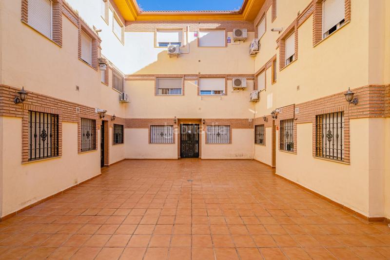 Foto 540c9c33-b49c-4316-b7c3-81dd1c46e95d. Piso oportunidad en las gabias! piso muy céntrico, soleado y con plaza de garaje incluido en Gabias (Las)