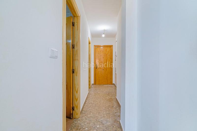 Foto 5c7d19ff-e927-4d7f-8165-578e5a6a5086. Piso oportunidad en las gabias! piso muy céntrico, soleado y con plaza de garaje incluido en Gabias (Las)