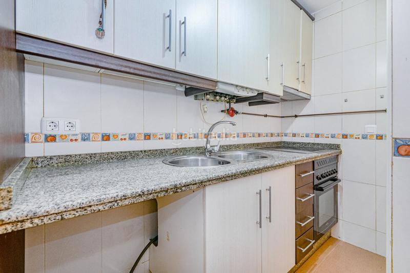 Foto b339d549-563e-40d2-b36a-1aaaa87c63af. Piso oportunidad en las gabias! piso muy céntrico, soleado y con plaza de garaje incluido en Gabias (Las)