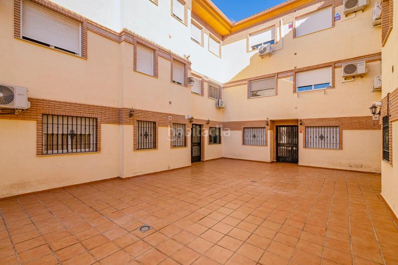Foto d0ed703d-1909-4bf1-a71f-cbf29c85946e. Piso oportunidad en las gabias! piso muy céntrico, soleado y con plaza de garaje incluido en Gabias (Las)