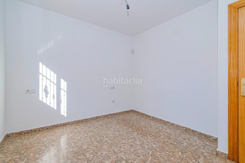 Foto f3aecb43-190a-4ea7-b715-134bb110f948. Piso oportunidad en las gabias! piso muy céntrico, soleado y con plaza de garaje incluido en Gabias (Las)
