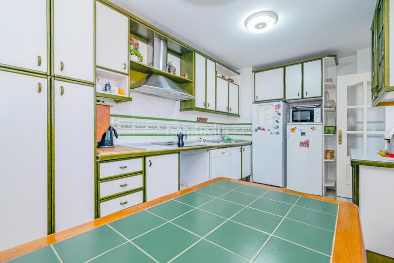 Foto e0341a71-a5a7-4243-a9df-bf30b61c5337. Casa pareada espectacular casa en venta en Jun