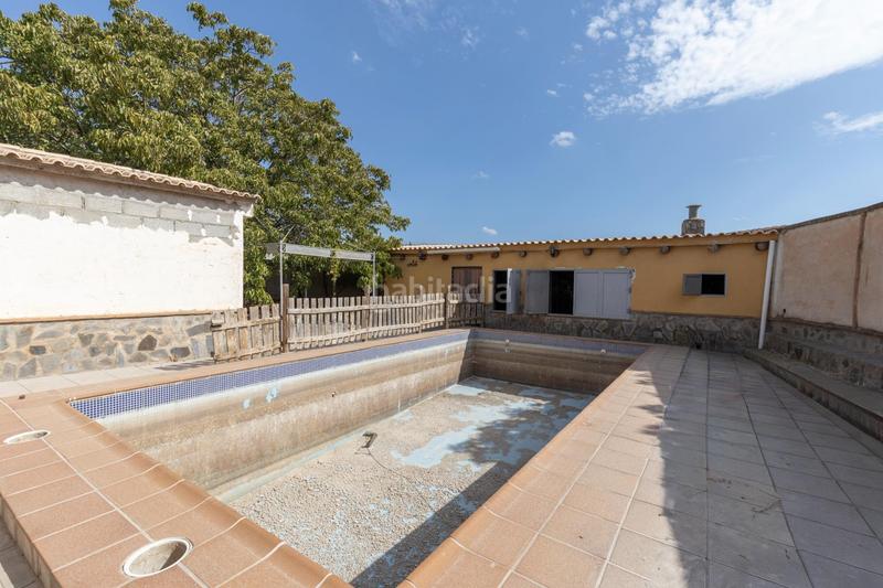 Foto c53cb51c-8480-4722-908b-3fa649794cc2. Masia amb aparcament piscina a Polideportivo Alhendín