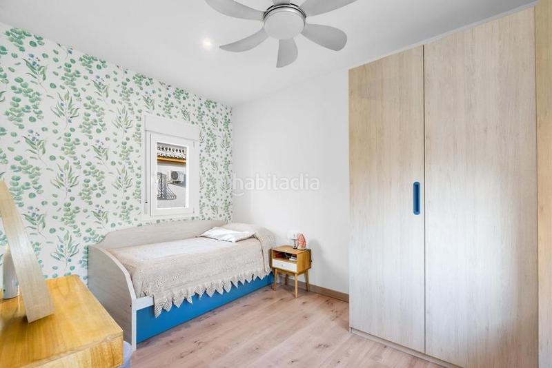 Foto a10d8de8-b239-433c-b909-1a77daed04cf. Maison jumelée avec parking piscine dans Rosaleda - Juventud Granada