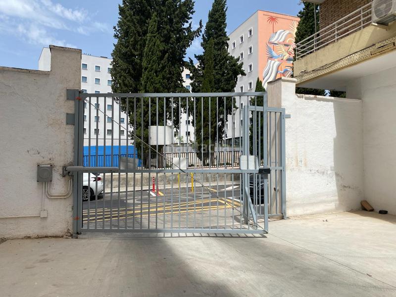 Foto 127b234b-2373-4c4a-b8e2-9b5369296ebb. Aparcament cotxe a Pajaritos Granada