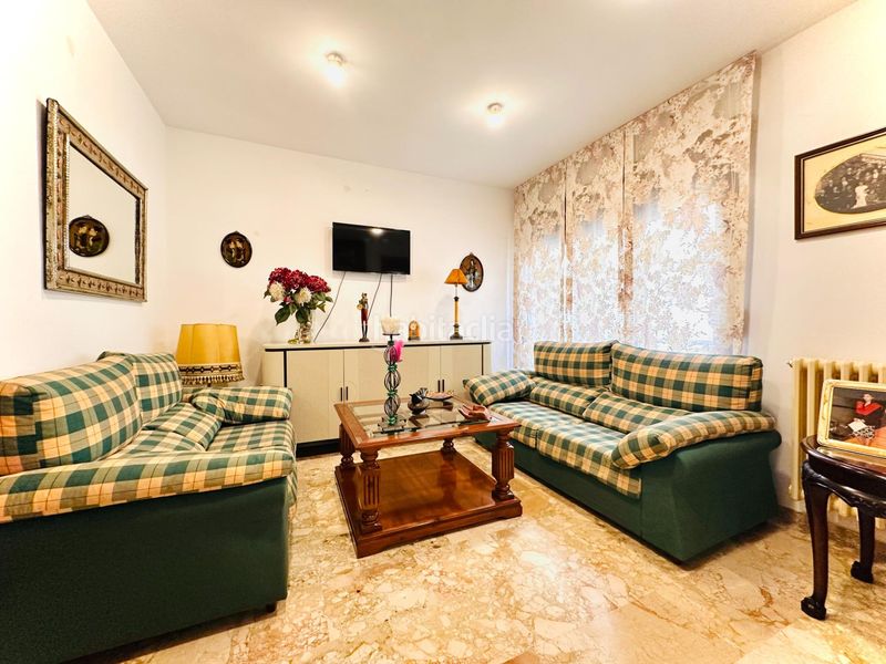 Foto f8adf6df-e665-48bc-b76e-b66b73d4cf42. Pis amb aparcament a Centro - Sagrario Granada