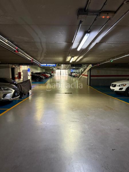 Foto b15eefe4-97f8-4098-b10a-2a1460a15f60. Autoparkplatz in Centre Santa Coloma de Gramenet