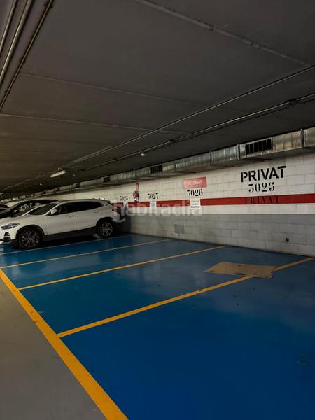 Foto 85a577e5-9747-4073-acb7-25209266f95e. Parking voiture dans Centre Santa Coloma de Gramenet