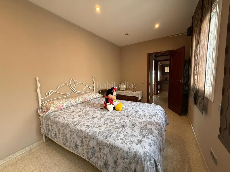 Foto 1bf7c1eb-90b7-4d67-8318-3e60868d8a1f. Casa espectacular casa de 4 plantas con garaje, buhardilla y terrazas en Santa Coloma de Gramenet