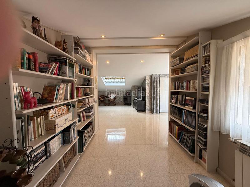 Foto 4bfb08d8-5f52-4c98-b7ba-13efd2339a71. Casa espectacular casa de 4 plantas con garaje, buhardilla y terrazas en Santa Coloma de Gramenet