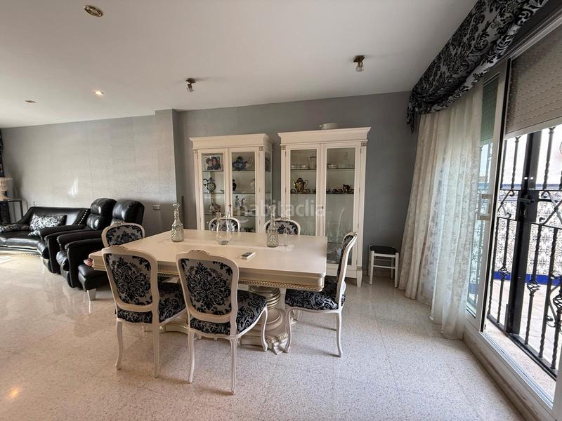 Foto 4eff3d30-1e86-439f-9b2d-f5575c9f3f40. Casa espectacular casa de 4 plantas con garaje, buhardilla y terrazas en Santa Coloma de Gramenet