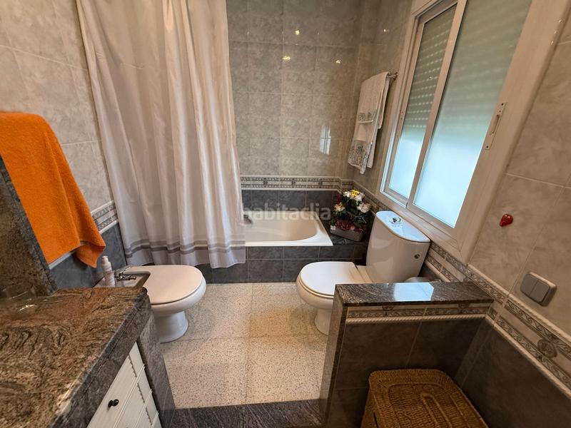 Foto 5b124700-0bde-4b90-9385-9886c32e7edc. Casa espectacular casa de 4 plantas con garaje, buhardilla y terrazas en Santa Coloma de Gramenet