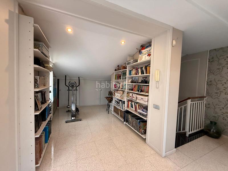 Foto b1994428-a623-438d-9ac0-51346709cdff. Casa espectacular casa de 4 plantas con garaje, buhardilla y terrazas en Santa Coloma de Gramenet