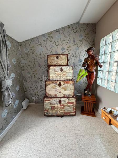 Foto d454b453-e3e2-4b91-92fe-36d3d370e4f5. Casa espectacular casa de 4 plantas con garaje, buhardilla y terrazas en Santa Coloma de Gramenet