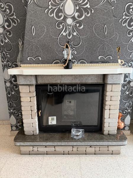 Foto d75e8c0f-e431-45f5-9356-8deda7de8771. Casa espectacular casa de 4 plantas con garaje, buhardilla y terrazas en Santa Coloma de Gramenet