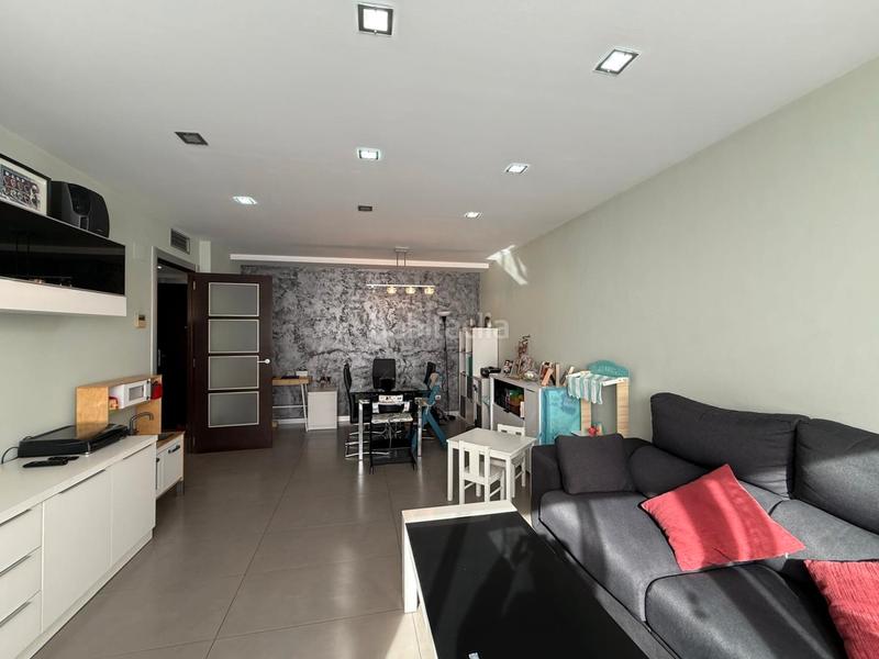 Foto 1b03cc8d-20dc-4188-a6e1-4fd640a4b410. Appartement dans plaça de l'esglèsia 5 dans Centre Santa Coloma de Gramenet