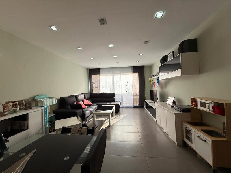 Foto 891d1922-34e6-4e13-91db-b5e3da142821. Appartement dans plaça de l'esglèsia 5 dans Centre Santa Coloma de Gramenet