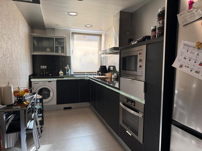 Foto 28e5e609-654e-4d62-aac1-73de8215c4d4. Flat in plaça de l'esglèsia 5 in Centre Santa Coloma de Gramenet