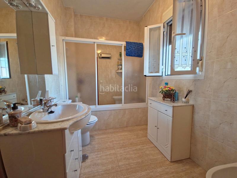 Foto 5f42e43c-fd21-48bd-9281-79de7d45ce98. Casa amb aparcament a Marmolejo