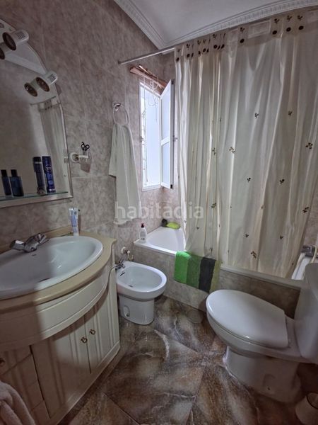 Foto aa07c74d-023e-4939-abb2-404daec50ea8. House with parking in Andújar