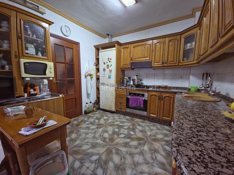Foto b97123e4-df52-41fe-894b-29e7bd863d2e. House with parking in Andújar