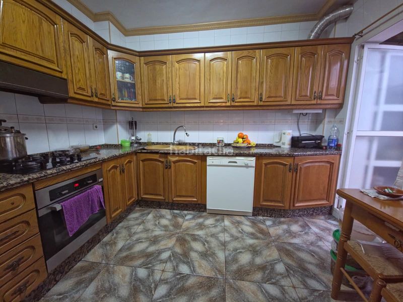 Foto d10afbf8-1cd4-44f6-83a3-ad807b8dbe0c. House with parking in Andújar