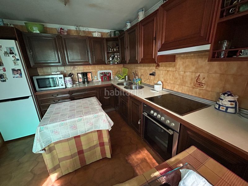 Foto c0467c98-e00f-4a40-aed5-aeba49d9e442. Casa amb aparcament a Andújar