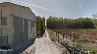 Landgut in Fuente Vaqueros. Terreno para hortalizas, caseta aperos