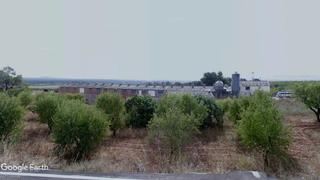 Finca rústica a Talayuelas. Parcela con nave ganadera de dos plantas